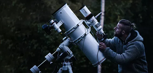 Matériel d’astronomie 2025 : télescopes, oculaires & accessoires pour débuter et progresser